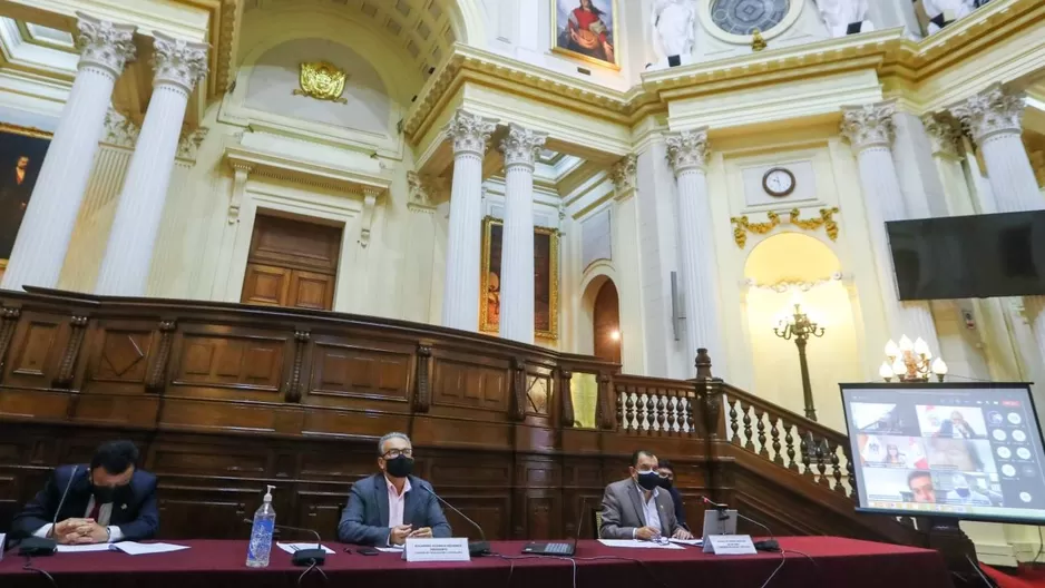 Ambos acuerdos fueron aprobados por unanimidad, con 14 votos a favor. Foto: Congreso