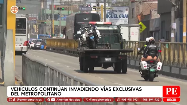 Vehículos continúan invadiendo vías exclusivas del Metropolitano. Foto: América Noticias