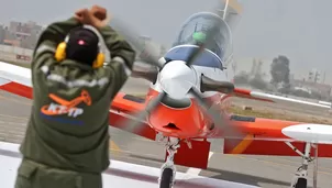 El ministro de Defensa, Walter Astudillo, informó que se encontraron dos partes del avión KT-1P de la Fuerza Aérea del Perú (FAP). Foto: Andina. Video: Canal N