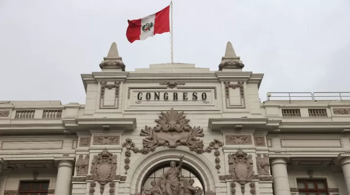 Las universidades o los institutos y escuelas de educación superior licenciados podrán solicitar autorización para brindar los programa. Las universidades o los institutos y escuelas de educación superior licenciados podrán solicitar autorización para brindar los programa.