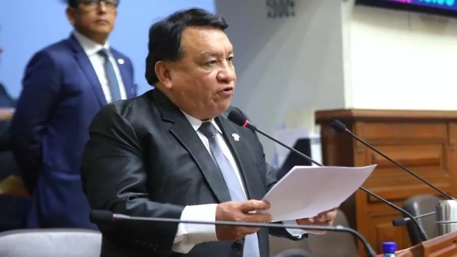 José Luna Gálvez, titular de la Comisión de Presupuesto. Foto: Congreso