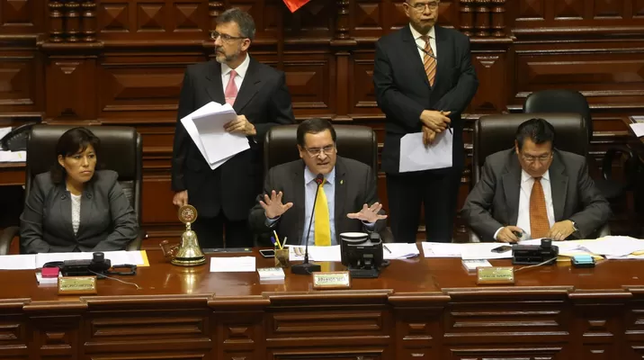 Una de las primeras medidas que tomó la nueva Mesa Directiva ha sido la no renovación de los contratos de 300 trabajadores. Foto: Andina Una de las primeras medidas que tomó la nueva Mesa Directiva ha sido la no renovación de los contratos de 300 trabajadores. Foto: Andina