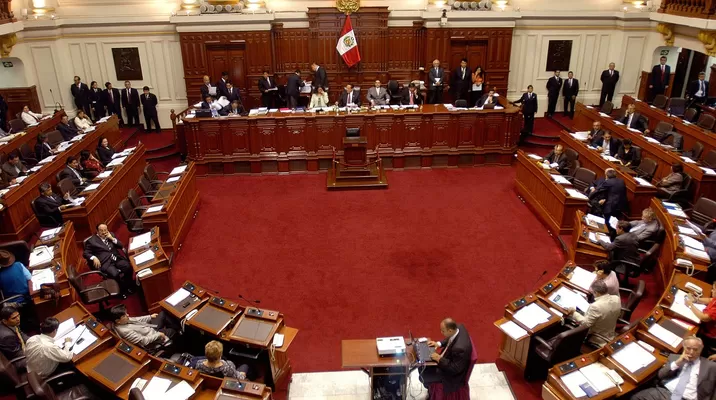 Dos bancadas se verían directamente beneficiadas con la aprobación del dictamen. Foto: Radio Nacional Dos bancadas se verían directamente beneficiadas con la aprobación del dictamen. Foto: Radio Nacional