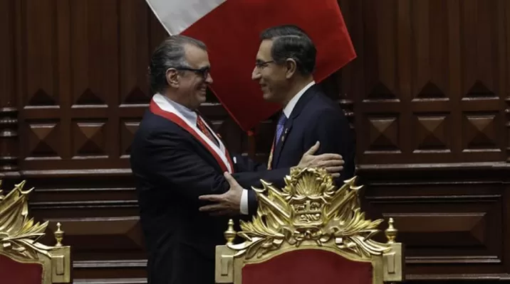 Pedro Olaechea envió a Martín Vizcarra autógrafas de proyectos de reforma política. Foto: El Comercio Pedro Olaechea envió a Martín Vizcarra autógrafas de proyectos de reforma política. Foto: El Comercio