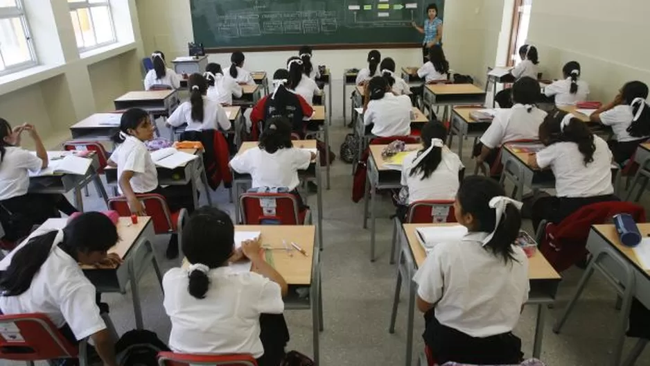 Alumnos en salón de clases. Foto: Publimetro