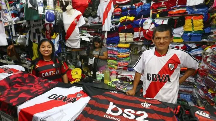 El emporio de Gamarra proyecta vender 50 mil camisetas / Foto: archivo El Comercio El emporio de Gamarra proyecta vender 50 mil camisetas / Foto: archivo El Comercio