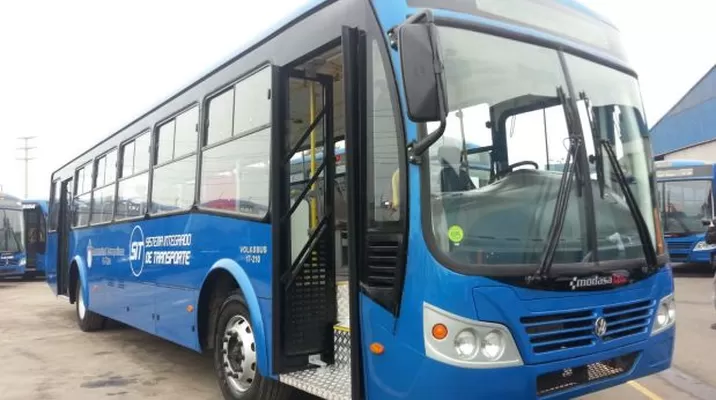 Bus del corredor azul. Foto: archivo El Comercio Bus del corredor azul. Foto: archivo El Comercio