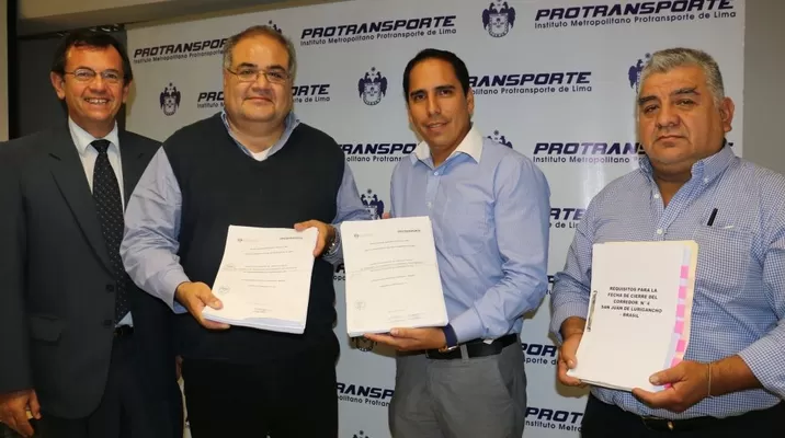 Firma de contrato. Foto: Municipalidad de Lima. Firma de contrato. Foto: Municipalidad de Lima.