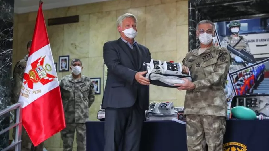 La entrega de la donación se realizó en el Centro Médico Naval. Foto: Mindef