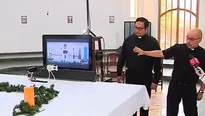 Sacerdotes implementaron un set de televisión en la parroquia. Foto: América Noticias