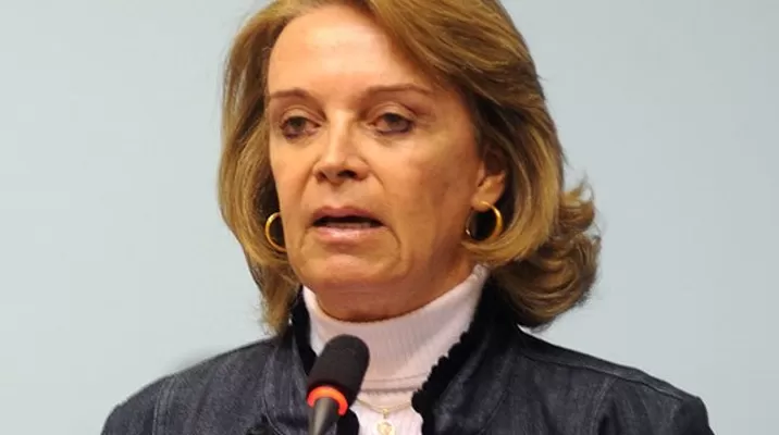 Congresista Cuculiza saluda probable postulación de Nadine Heredia al Congreso Congresista Cuculiza saluda probable postulación de Nadine Heredia al Congreso