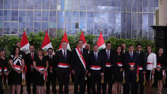 Gabinete Del Solar y el presidente Vizcarra. Foto: El Comercio