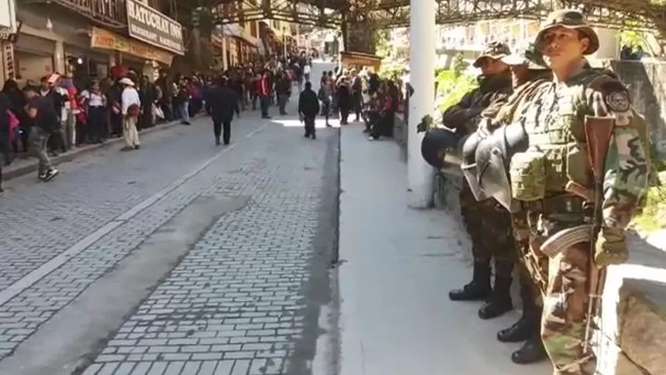 Policías resguardan la ciudadela. Foto: América Noticias