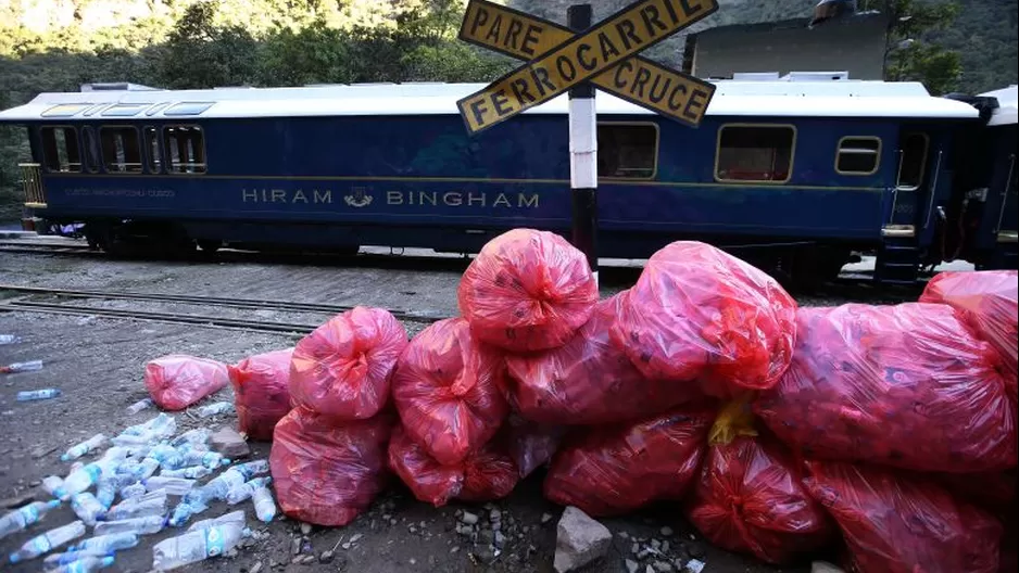 Bolsas de basura se acumulan en Aguas Calientes. Foto: archivo El Comercio