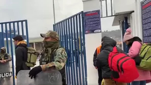 Turistas llegan al terminal aéreo e ingresan identificándose con su DNI y presentando su ticket de embarque. / Video: Canal N