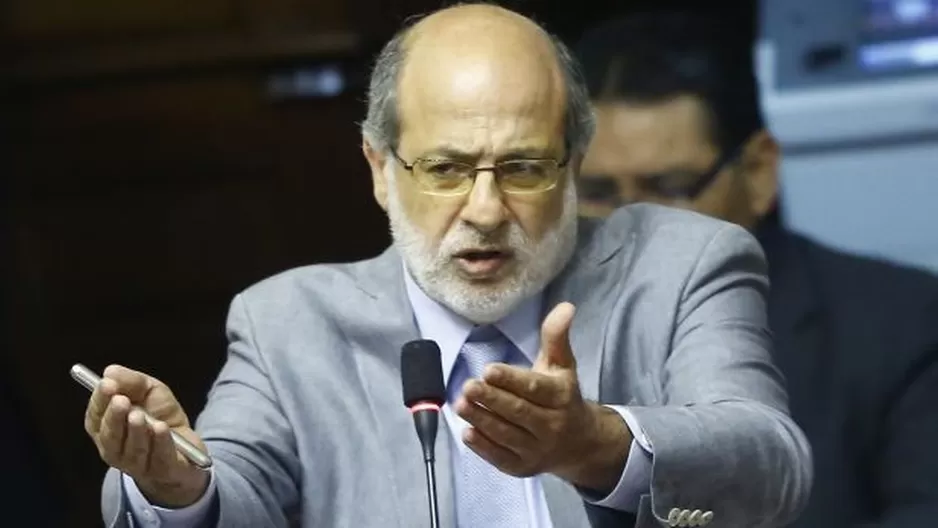 Daniel Abugattás demandará al Congreso por suspenderlo 120 días / Foto: El Comercio