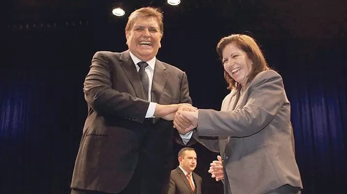 Alan García y Lourdes Flores. Foto: Correo Alan García y Lourdes Flores. Foto: Correo