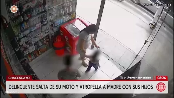Delincuente atropella a madre y sus hijos durante fuga en Chaclacayo/ América Noticias Delincuente atropella a madre y sus hijos durante fuga en Chaclacayo/ América Noticias