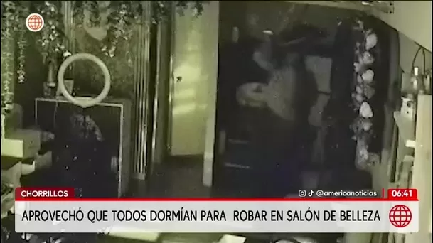 Un delincuente escala balcón y roba equipos de trabajo en salón de belleza en Chorrillos/ América Noticias Un delincuente escala balcón y roba equipos de trabajo en salón de belleza en Chorrillos/ América Noticias