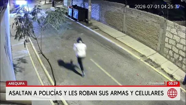 Delincuentes asaltan a policías y roban fusil AKM en Arequipa. Foto: América Noticias Delincuentes asaltan a policías y roban fusil AKM en Arequipa. Foto: América Noticias
