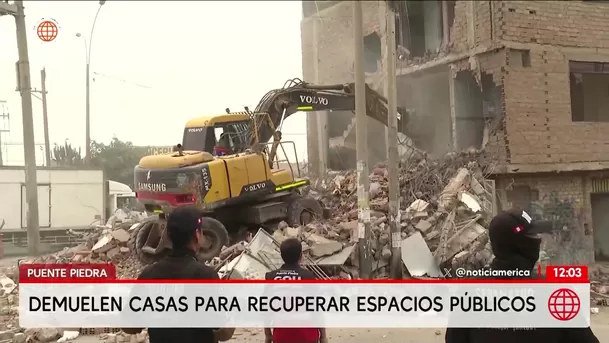 Demuelen casas para ampliar vía en Puente Piedra. Foto: América Noticias