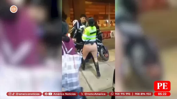 Agreden a policías femeninas durante intervención a motociclista en el Cercado de Lima. Foto: América Noticias