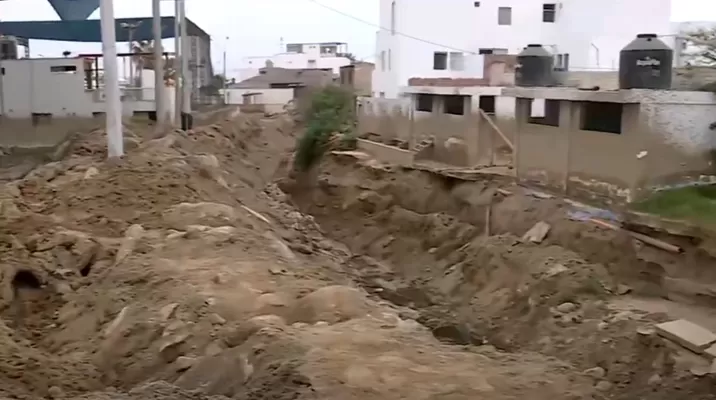 Así luce la quebrada Malanche, donde el deslizamiento pasó e invadió calles y viviendas del distrito / Fuente: Canal N Así luce la quebrada Malanche, donde el deslizamiento pasó e invadió calles y viviendas del distrito / Fuente: Canal N