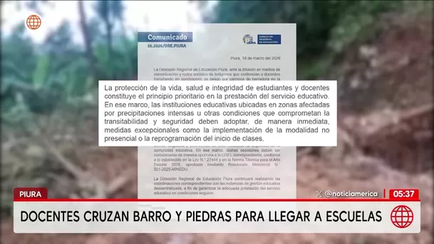 Docentes arriesgan sus vidas en el lodo para llegar a clases. Foto: América Noticias Docentes arriesgan sus vidas en el lodo para llegar a clases. Foto: América Noticias