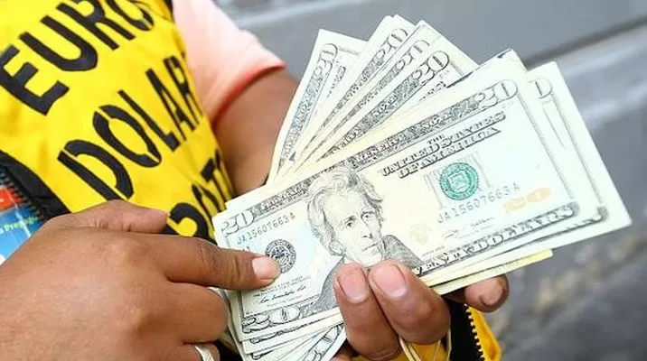 Dólar. Dólar.