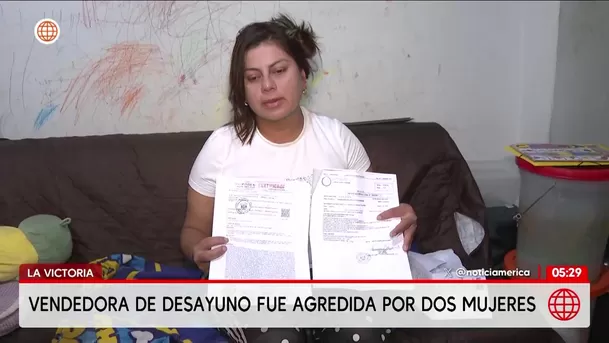 Dos mujeres agreden a vendedora de desayunos en La Victoria. Foto: América Noticias Dos mujeres agreden a vendedora de desayunos en La Victoria. Foto: América Noticias