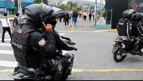 Escuadrón de la Policía ecuatoriana ingresaron a una calle de Guayaquil - Foto: AFP - Video: Canal N