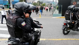 Escuadrón de la Policía ecuatoriana ingresaron a una calle de Guayaquil - Foto: AFP - Video: Canal N