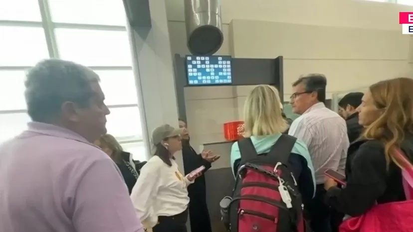 Ecuador: Peruanos varados en aeropuerto de Guayaquil y sin información sobre el estado de sus vuelos