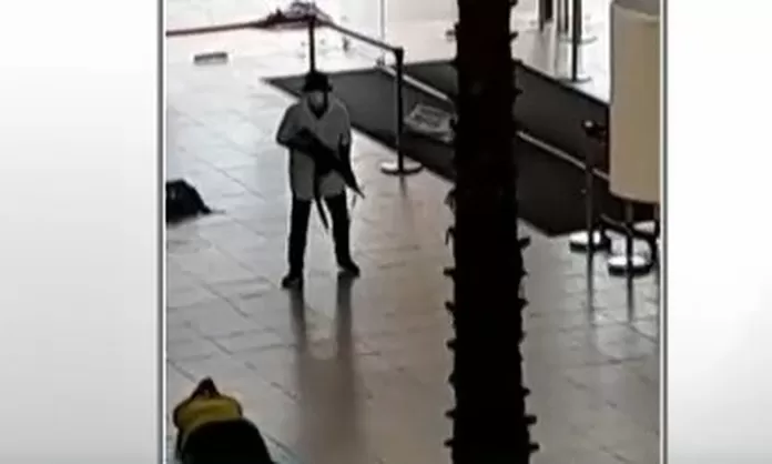 Ecuador: reportan asalto a un banco en centro comercial de Guayaquil