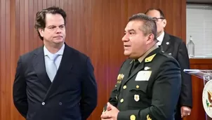 El embajador de EE. UU. anunció la llegada de nuevos integrantes al equipo de enlace FBI-PNP. Junto al general Óscar Arriola, ratificaron el trabajo conjunto entre la unidad Grecco y el FBI para combatir el crimen organizado transnacional. Video: Canal N