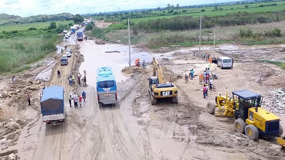 Vía de Piura dañada. Foto: Andina