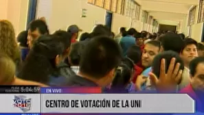 El centro de votaci&oacute;n de la UNI es un caos por falta de organizaci&oacute;n