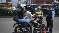 Desde hoy aplican multas por circular dos personas en moto