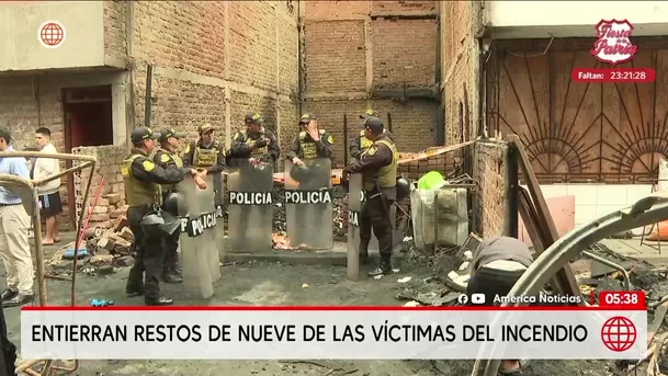 Entierran a nueve víctimas del incendio registrado en Manzanilla. Foto: América Noticias