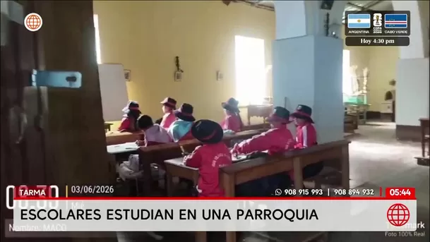 Escolares de Tarma estudian en una parroquia por peligro de colapso de su colegio. Foto: América Noticias