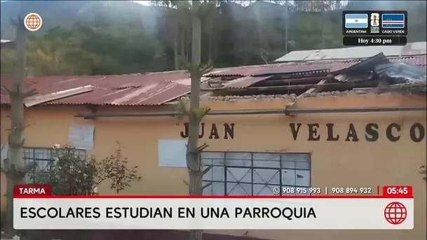 Escolares de Tarma estudian en una parroquia por peligro de colapso de su colegio. Foto: América Noticias