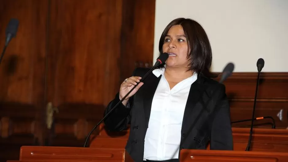  Esther Capuñay descartó una sanción para Abugattás en el Congreso / Foto: Congreso de la República