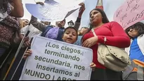 Manifestantes invidentes alzaron su voz de protesta frente a la sede del Congreso. Foto: ojo.pe