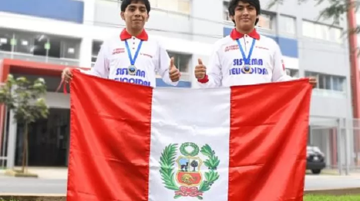 Estudiantes ganan medallas en Cuba. Foto: Andina Estudiantes ganan medallas en Cuba. Foto: Andina