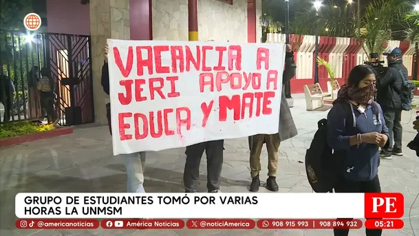 Grupo de estudiantes tomó por varias horas la UNMSM. Foto: América Noticias