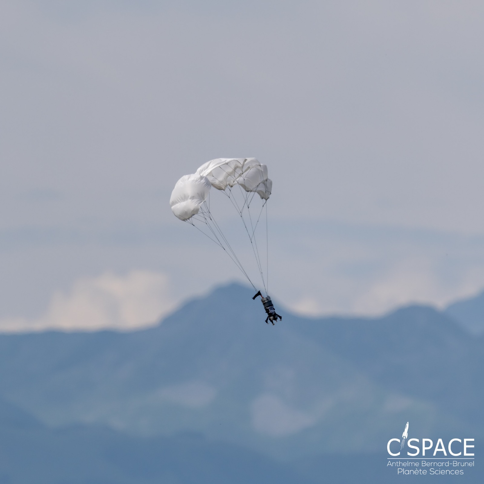 Estudiantes de la UNI son premiados en prestigioso concurso de satélites