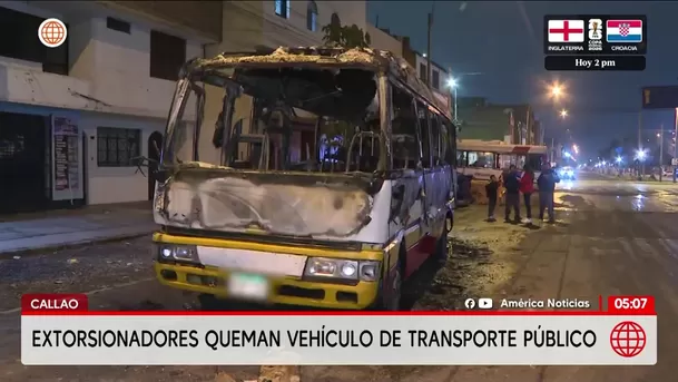 Extorsionadores queman vehículo de transporte público en Callao. Foto: América Noticias Extorsionadores queman vehículo de transporte público en Callao. Foto: América Noticias