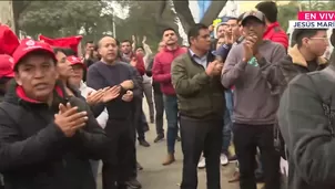 Protesta de Trabajadores de Caja Sullana por absorción de Caja Piura. / Video: Canal N