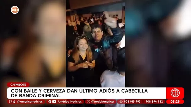 Con baile y cerveza dan último adiós a cabecilla de banda criminal en Chimbote. Foto: América Noticias Con baile y cerveza dan último adiós a cabecilla de banda criminal en Chimbote. Foto: América Noticias