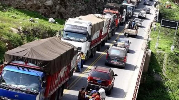 Vehículos de carga pesada no perecible tendrán que tomar una de las cinco rutas alternas